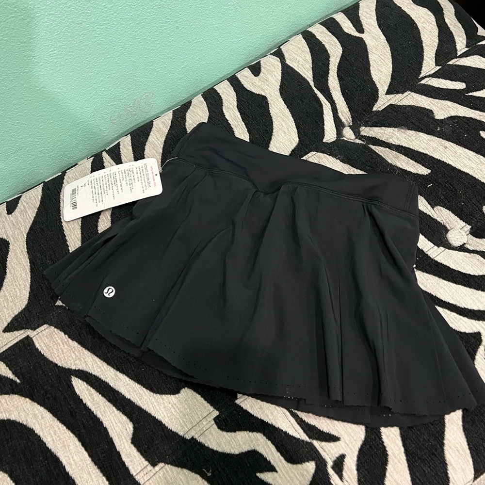 Lululemon athelica RARE Smooth stride skirt brand new size 2